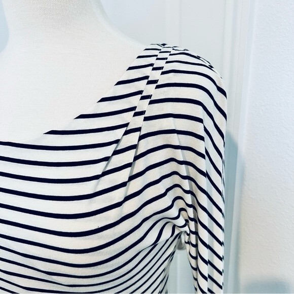Vince Camuto Striped Cold Shoulder Top Women's Sz Medium Long Sleeve Knot Detail - Picture 7 of 10